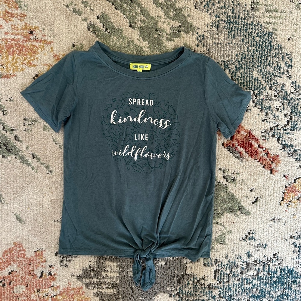 Spread Kindness like Wildflowers Girls Inspiration T-Shirt Sz Medium made in usa